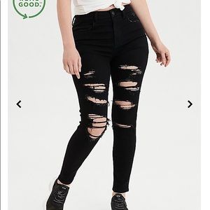 Curvy American Eagle ripped black jeans! NWOT